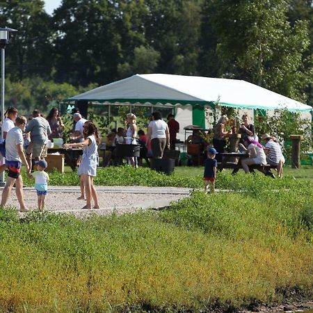 Karpu Dikis-Kempings Viesites Jaunmārupe Eksteriør bilde